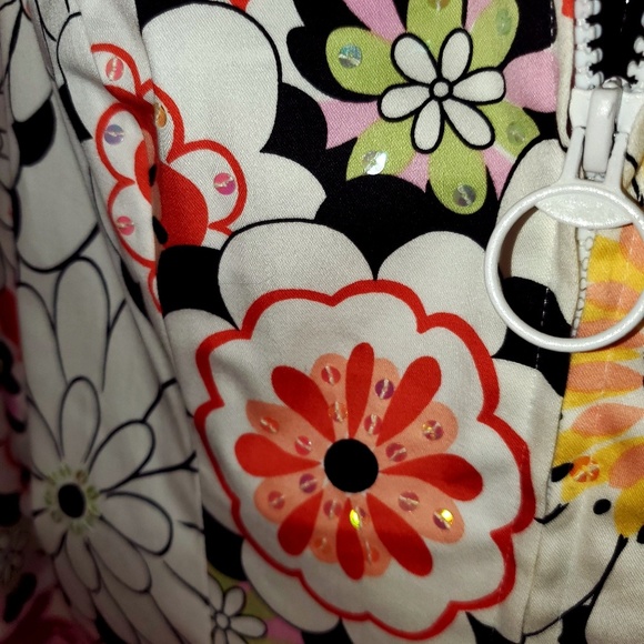 Embellished Summer Suit - Picture 7 of 8